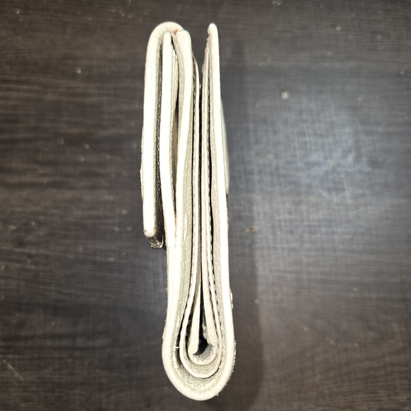 Gucci Beige and Brown Monogram Wallet - Picture 8 of 10